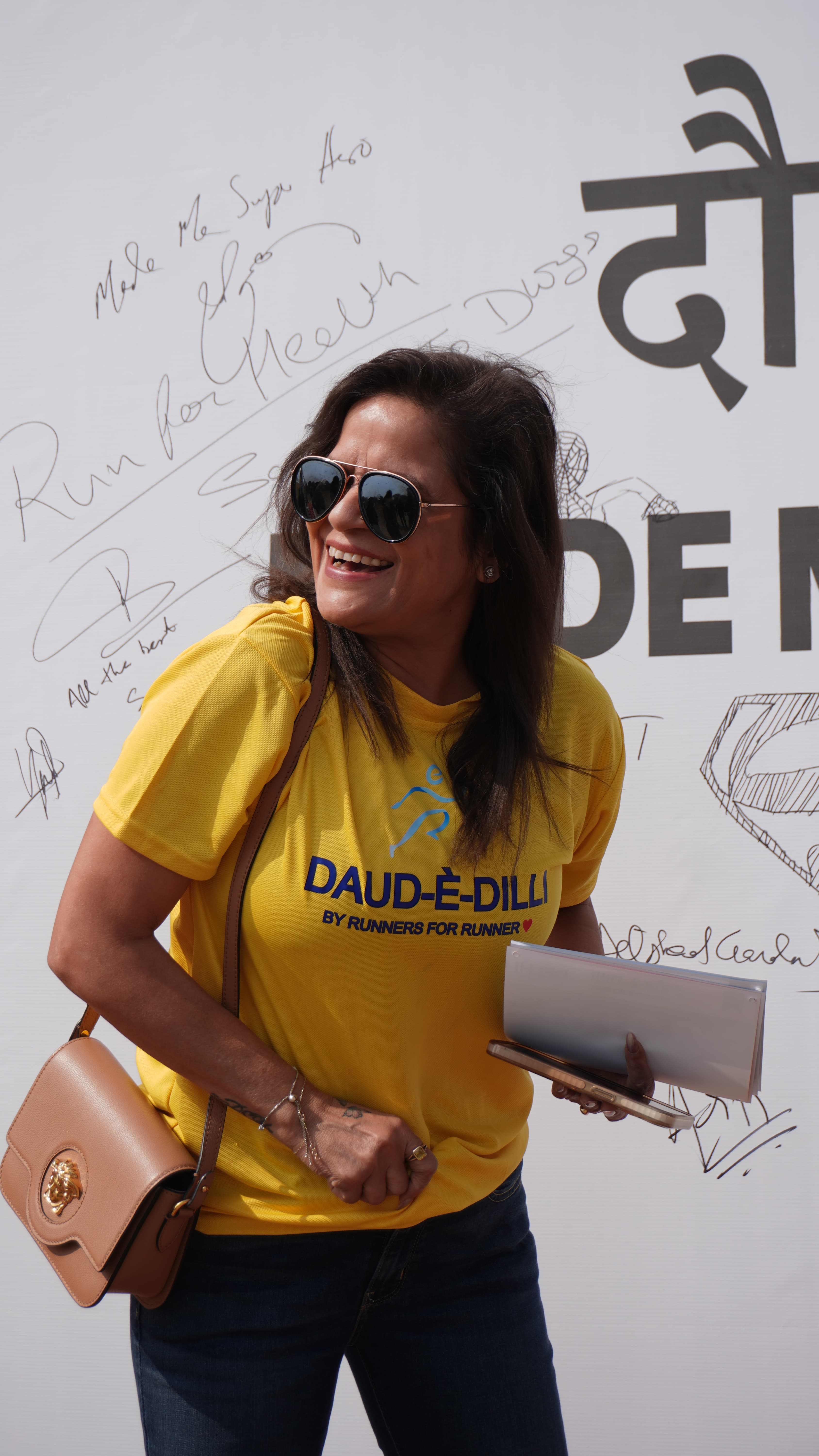 A runner in the Daud-È-Dilli tee